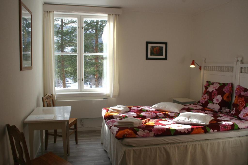 Furulund Pensjonat Ron Exterior foto